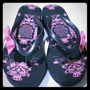 Juicy Couture Sandals/Flip Flops Sz7